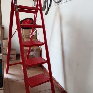 ESCALERA TIJERA METÁLICA